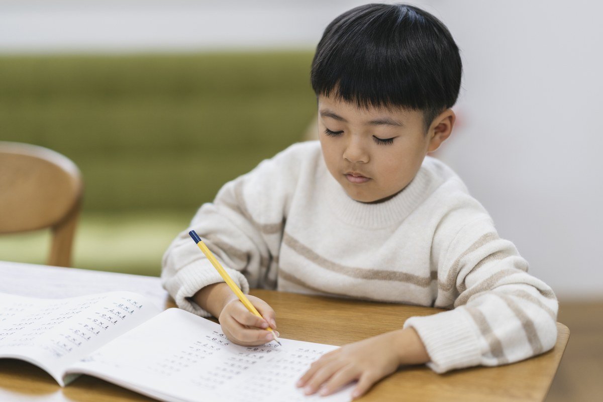 学習に取り組む子どもの様子